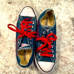 New England Patriots low top tennis shoe sz 7 in good shape!